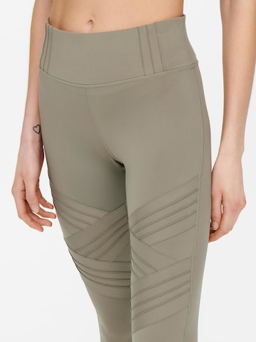 Skinny Pantaloni sportivi di ONLY PLAY in grigio