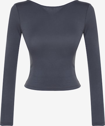 T-shirt Trendyol en gris : devant