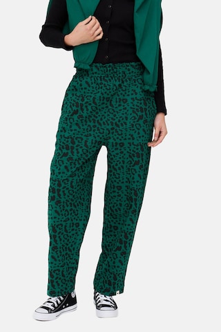 Turtledove London Regular Hose in Grün: Vorderseite