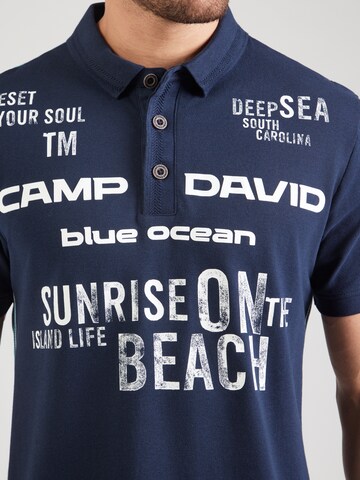 Tricou de la CAMP DAVID pe albastru