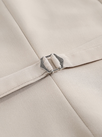 Youthup Slim fit Suit in Beige