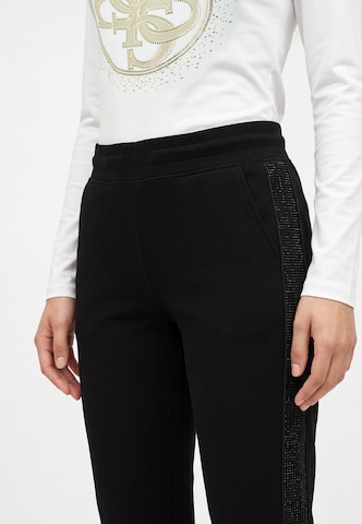 GUESS - Tapered Pantalón 'NEW VICTOIRE' en negro