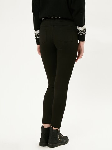 Influencer Skinny Trousers in Black