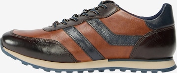 bugatti Nauhakengät värissä ruskea: etupuoli