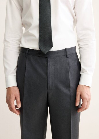 MANGO MAN Regular Pleat-Front Pants 'Siena' in Grey