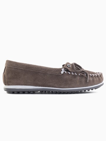 Minnetonka Moccasin 'Kilty plus' in Grey