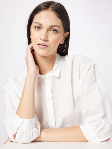JDY Blouse 'DINA' in White