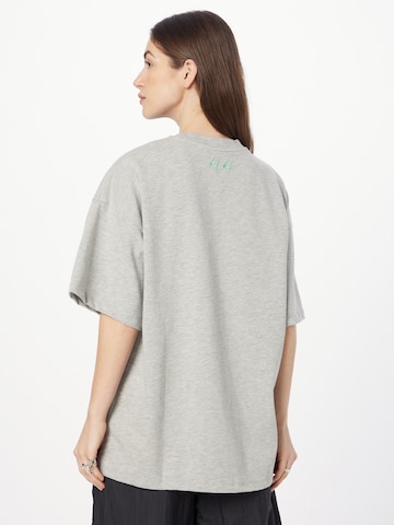 Maglietta 'Selin' di VIERVIER in grigio