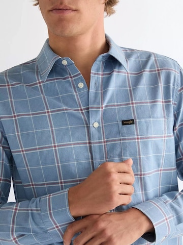 Regular fit Camicia '1 Pkt Shirt Ashley Blue 112378488' di WRANGLER in blu