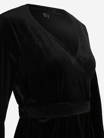 Vero Moda Petite Obleka 'CARLY' | črna barva