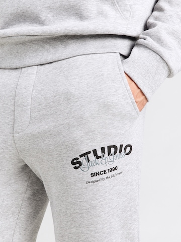 JACK & JONESJogging komplet 'JJYUKI' - siva boja