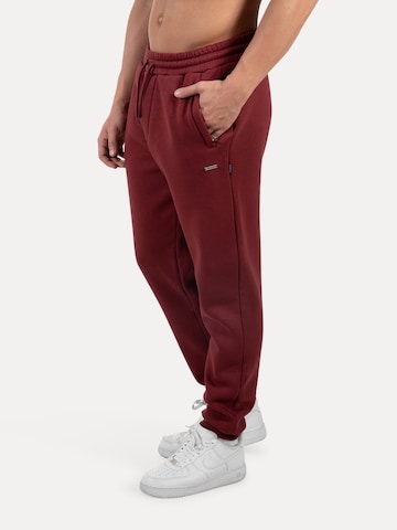 Smilodox Tapered Ilyas Casual Classic Pants in Rot