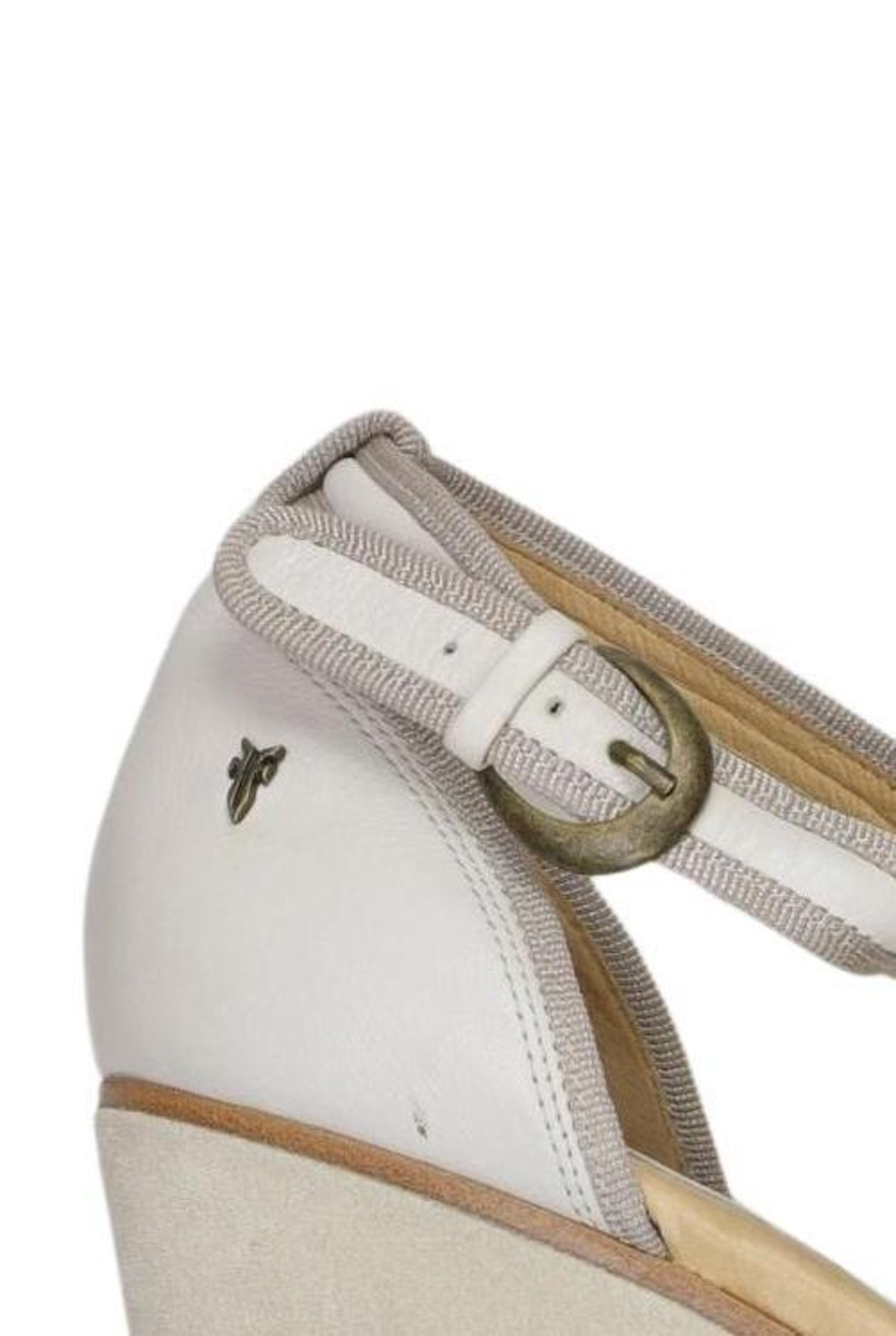 Frye Sandals & High-Heeled Sandals in 39,5 in Beige