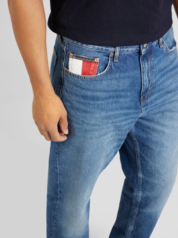 Tommy Jeans Loosefit Farmer 'ISAAC RELAXED TAPERED' - kék