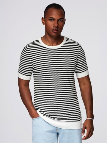 Tricou de la Ombre pe negru
