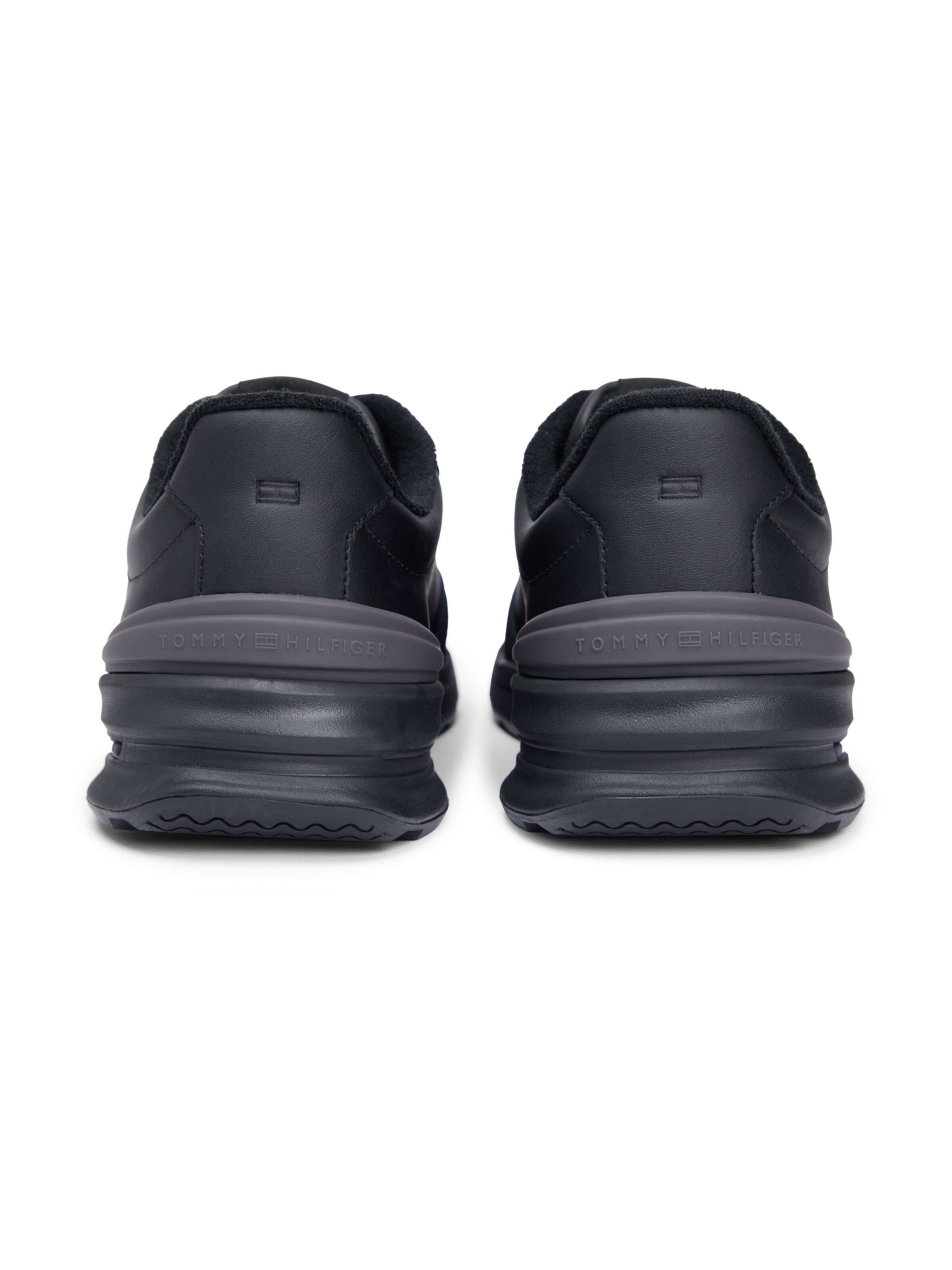 TOMMY HILFIGER Nizke superge 'RETRO' | črna barva: zadnja stran