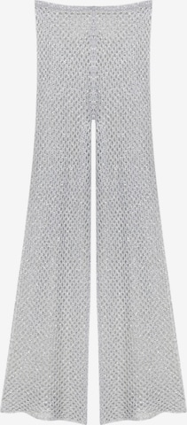 Pull&Bear Rozkloszowany krój Spodnie w kolorze srebrny: przód