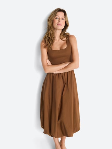 Rich & Royal Dress in Brown: front