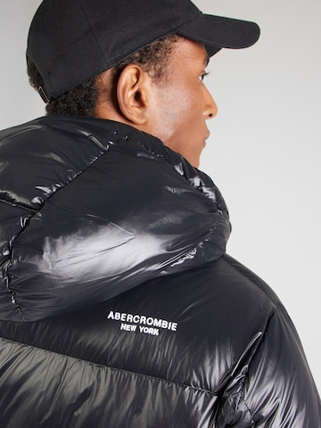 Geacă de iarnă de la Abercrombie & Fitch pe negru