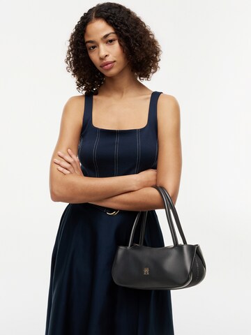 TOMMY HILFIGER Taška přes rameno – černá