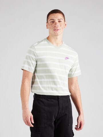 T-Shirt Nike Sportswear en vert : devant
