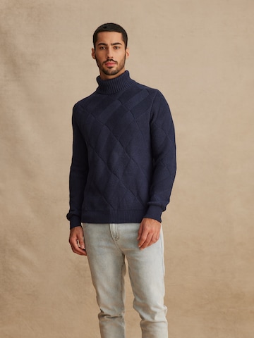 DAN FOX APPAREL Sweater 'Friedrich' in Blue: front