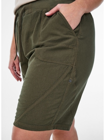 Zizzi Lużny krój Spodnie 'Jeasy' w kolorze zielony