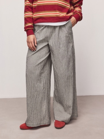 Next Широкий Штаны в Черный: спереди