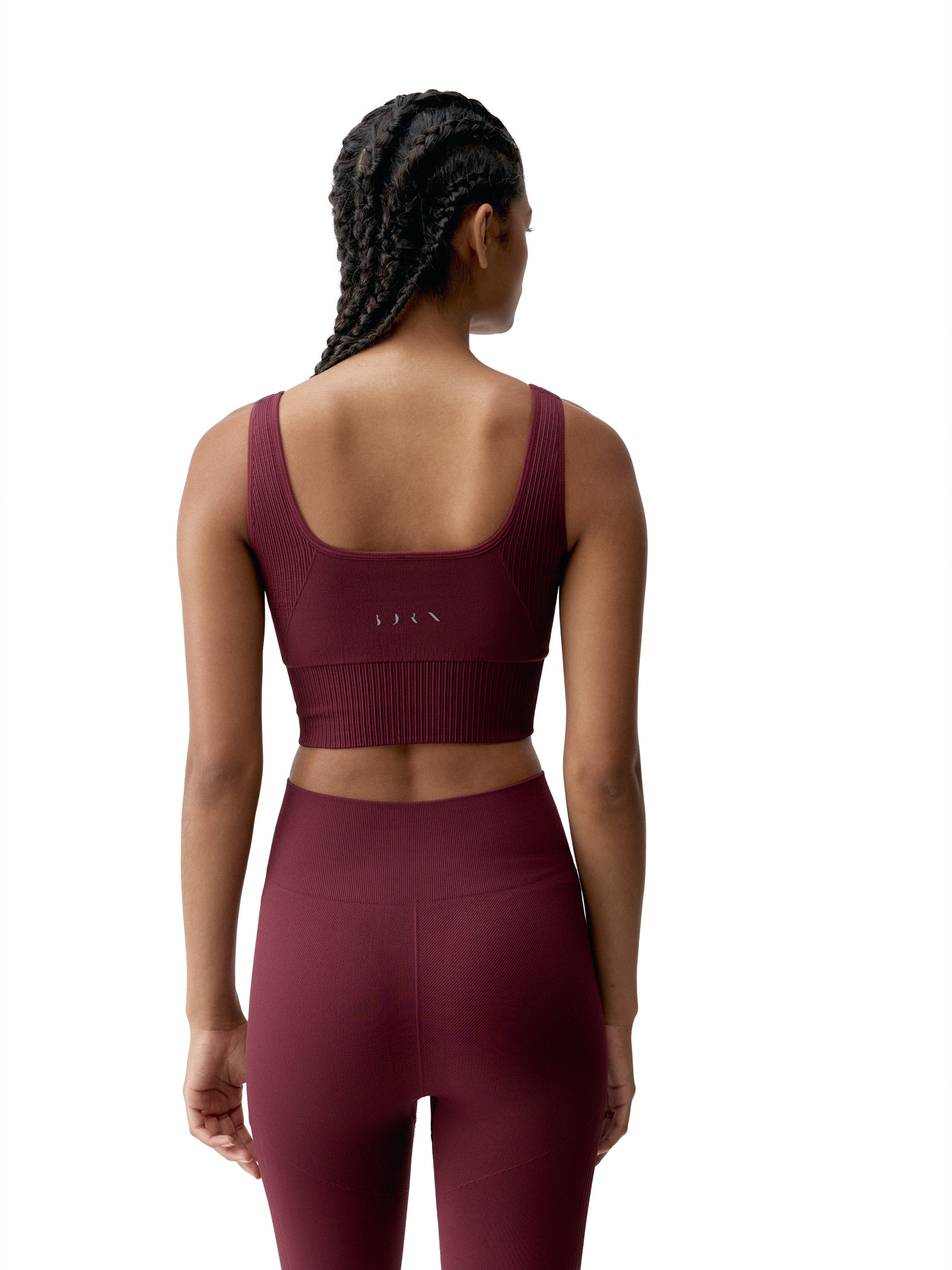 Born Top ' Yami ' in Rood