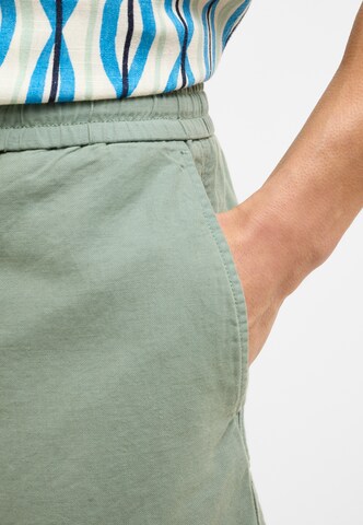 MUSTANG Loosefit Hose in Grün