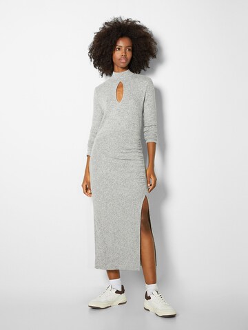 Robes en maille Bershka en gris