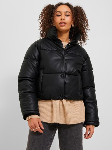 JJXX Between-Season Jacket 'Breezy' in Black: front