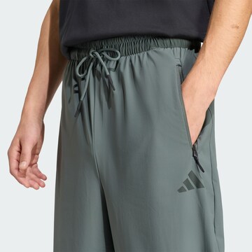 ADIDAS SPORTSWEARLoosefit Sportske hlače 'Z.N.E.' - siva boja
