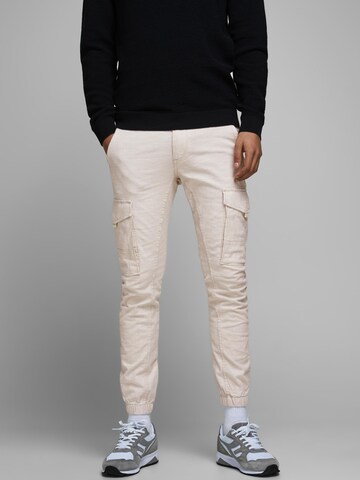 JACK & JONES Tapered Cargobroek 'Paul Flake' in Beige: voorkant