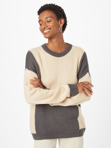 Pullover 'LORNA' di In The Style in beige: frontale