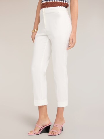 MOTIVI Slim fit Trousers in White