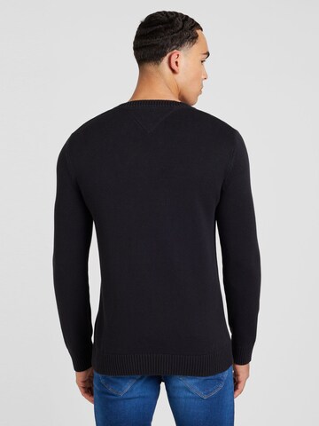 Pull-over 'ESSENTIAL' Tommy Jeans en noir
