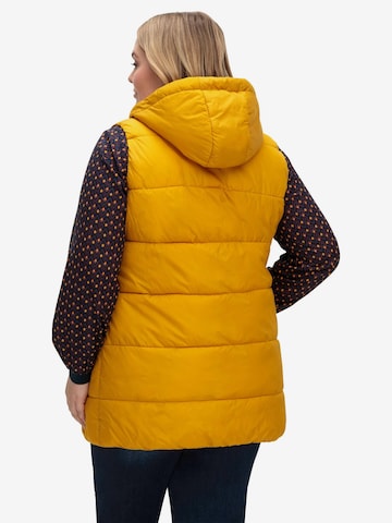 Gilet di SHEEGO in giallo