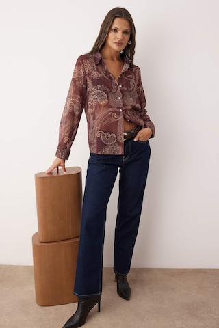 Trendyol Blouse in Brown