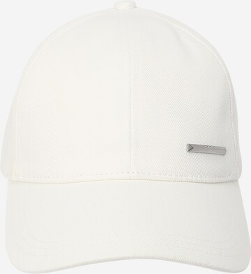 Cappello da baseball 'PYRAMID PLAQUE' di Calvin Klein in bianco