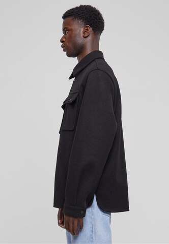 Urban Classics Comfort Fit Φθινοπωρινό και ανοιξιάτικο μπουφάν σε μαύρο