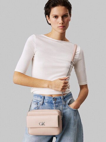 Calvin Klein Umhängetasche in Pink: Vorderseite