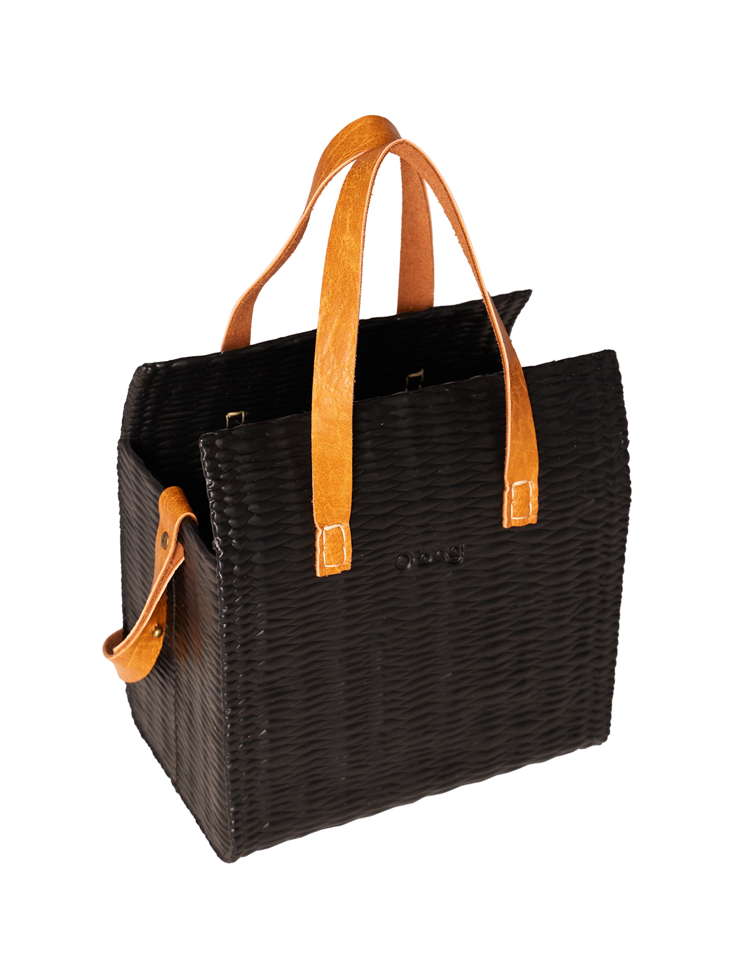 O bag Handbag in Black