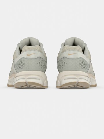 Nike Sportswear Matalavartiset tennarit 'ZOOM VOMERO 5' värissä beige