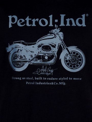 Tricou de la Petrol Industries pe negru