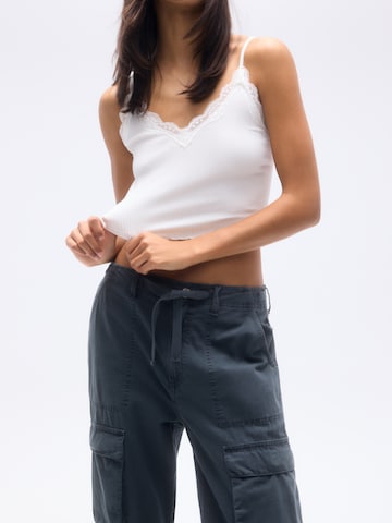 Pull&Bear Loose fit Cargo Pants in Grey