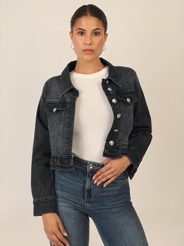 APART Between-Season Jacket in Black: front