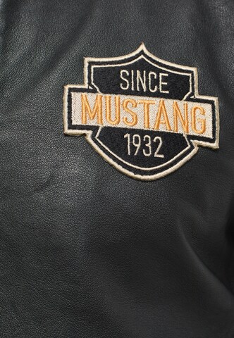 MUSTANG Übergangsjacke in Schwarz