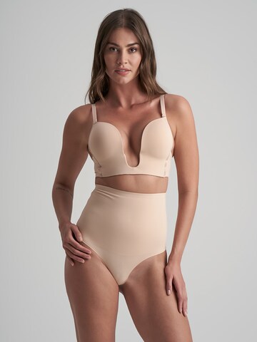 Slip scultant ' Waist Control High Waist Thong ' Bye Bra en beige : devant