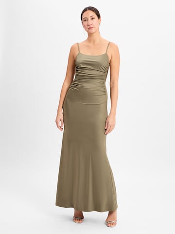 Robe de soirée Marie Lund en vert : devant
